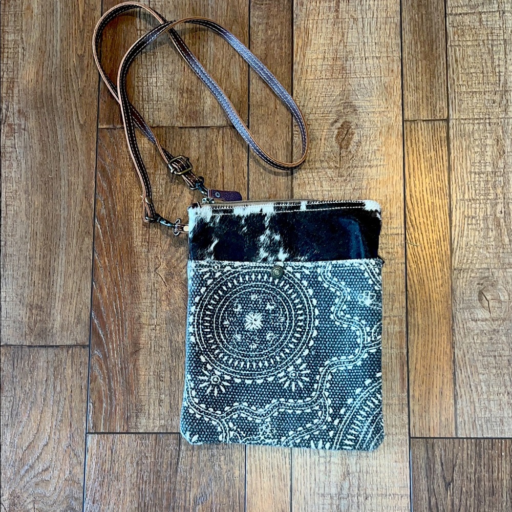 Myra Stylish Crossbody Bag